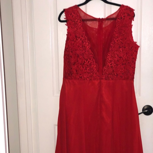 Red prom dress - Picture 3 of 4